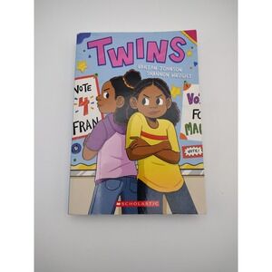 Twins Varian‎ Johnson Shannon Wright Graphic Novel Scholastic Graphix Paperback